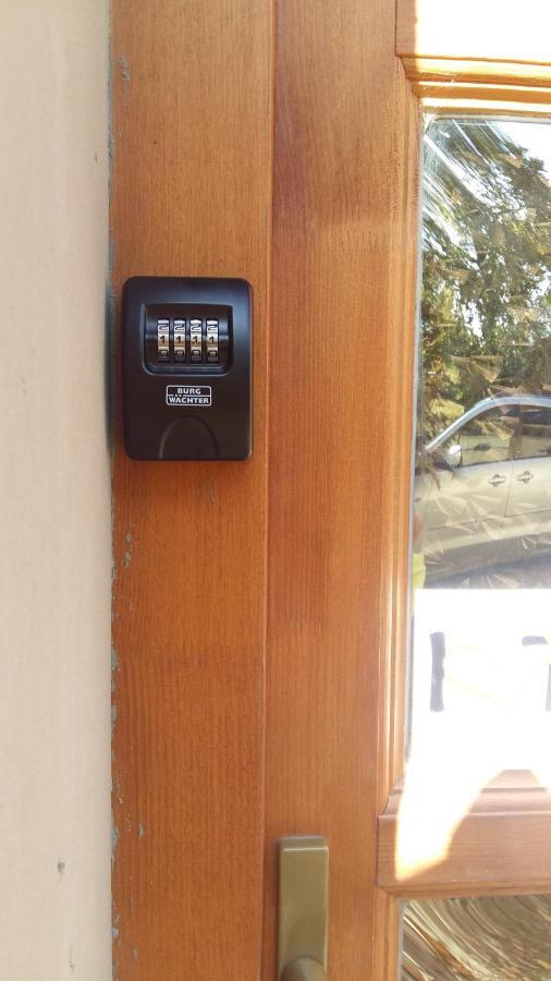 Varalja Apartman Tata Zewnętrze zdjęcie